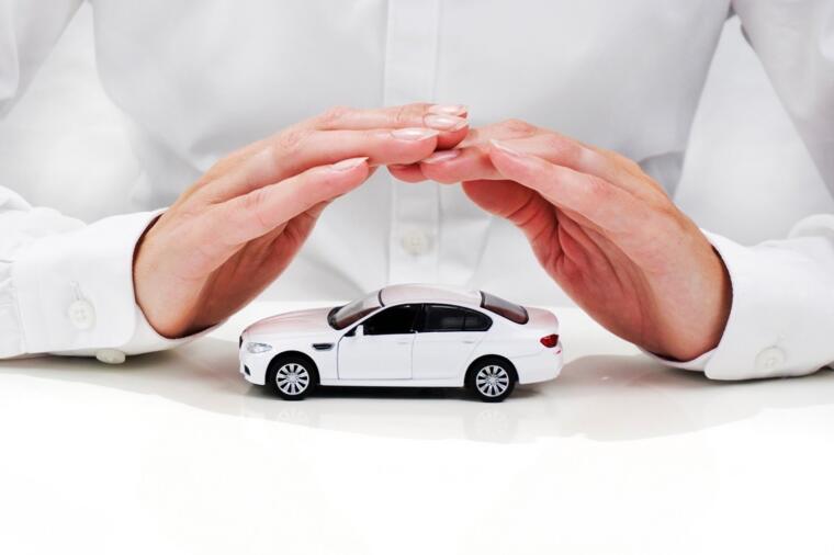 Kokie faktoriai daro didžiausią įtaką naudoto automobilio draudimo kainai?