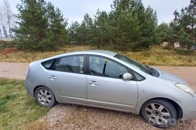 Toyota Prius 2 generation Hatchback