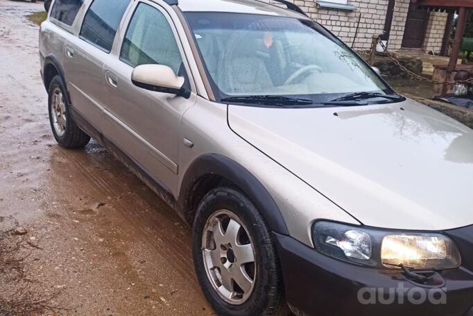 Volvo XC70 2 generation wagon