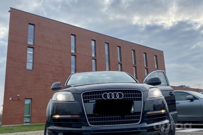 Audi Q7 4L Crossover