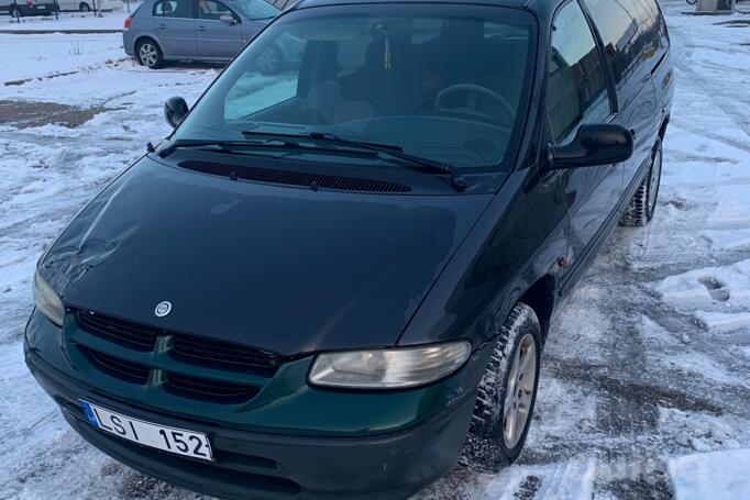 Chrysler Voyager 3 generation Grand minivan 5-doors