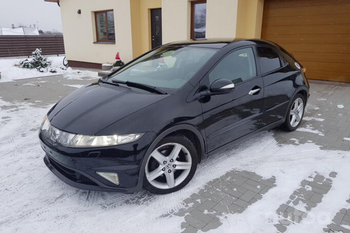 Honda Civic 8 generation Hatchback 5-doors