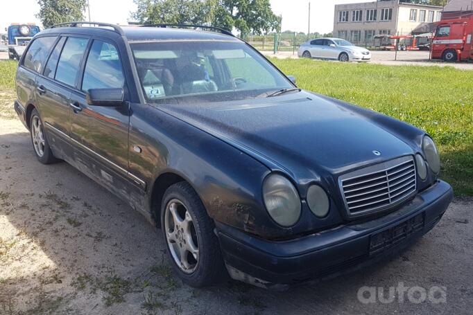 Mercedes-Benz E-Class W210 wagon 5-doors