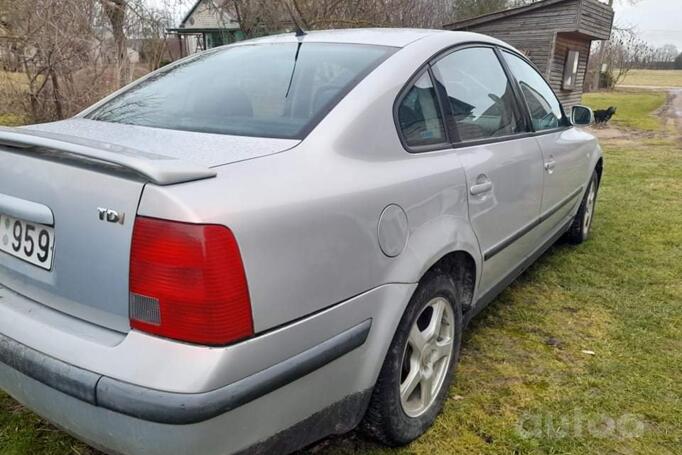 Volkswagen Passat B5 Sedan 4-doors