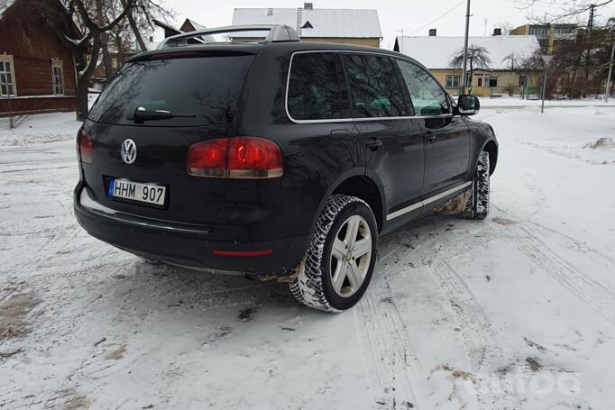 Volkswagen Touareg 1 generation Crossover