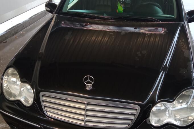 Mercedes-Benz C-Class W203/S203/CL203 Sedan