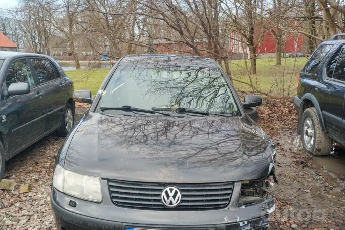 Volkswagen Passat B5 Sedan 4-doors