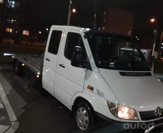 Mercedes-Benz Sprinter First generation