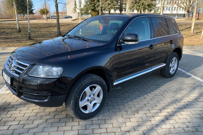 Volkswagen Touareg 1 generation Crossover
