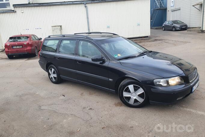 Volvo V70 2 generation wagon