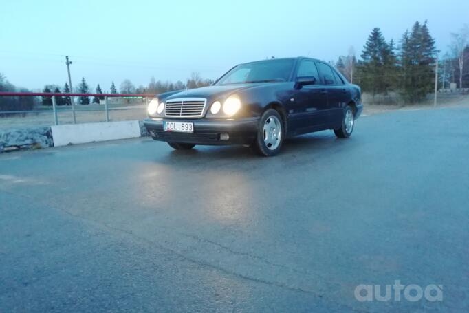 Mercedes-Benz E-Class W210 Sedan