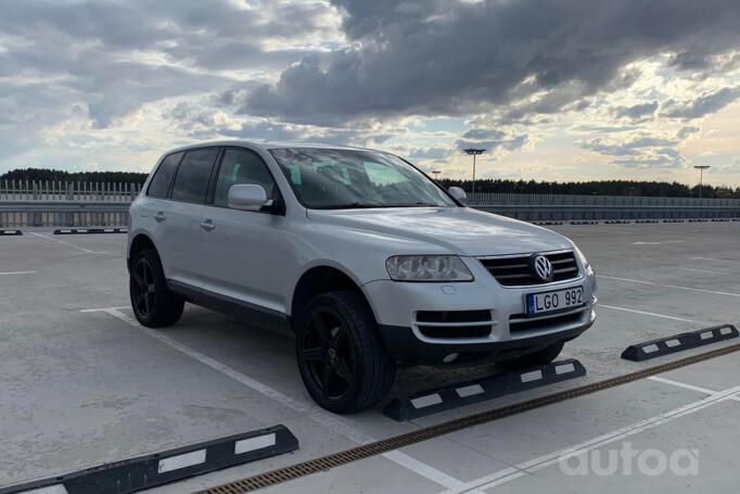 Volkswagen Touareg 1 generation Crossover