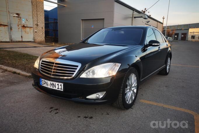 Mercedes-Benz S-Class W221 Sedan