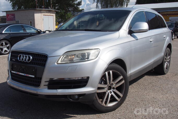 Audi Q7 4L Crossover