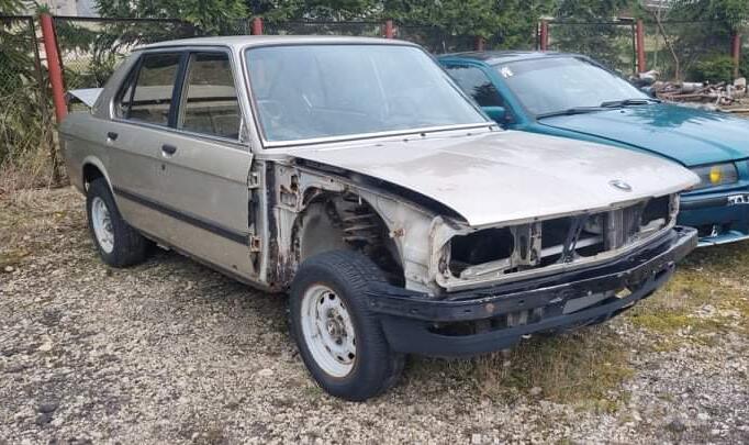 BMW 5 Series E28 Sedan