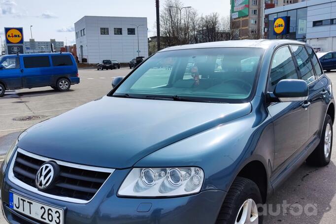 Volkswagen Touareg 1 generation Crossover