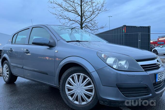 Opel Astra H Hatchback