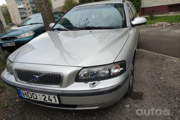 Volvo V70 2 generation wagon