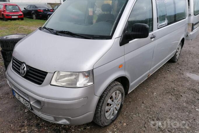 Volkswagen Caravelle T5 Minivan