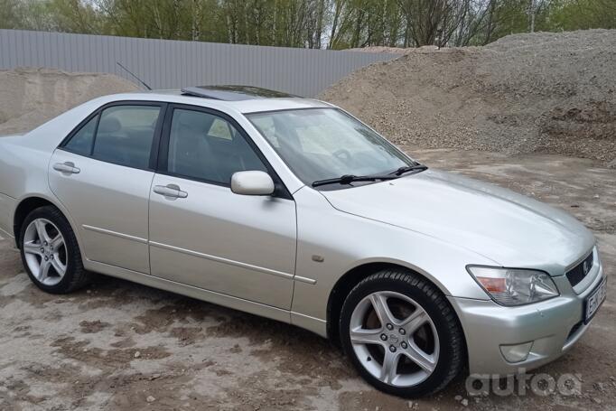 Lexus IS XE10 Sedan