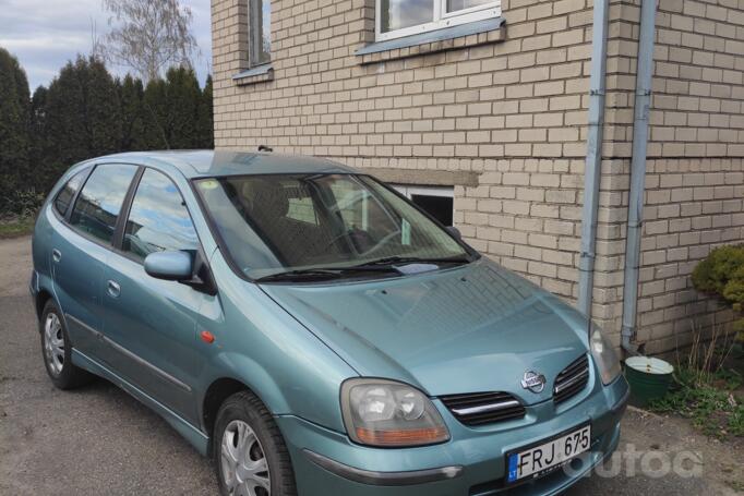 Nissan Almera Tino V10 Minivan