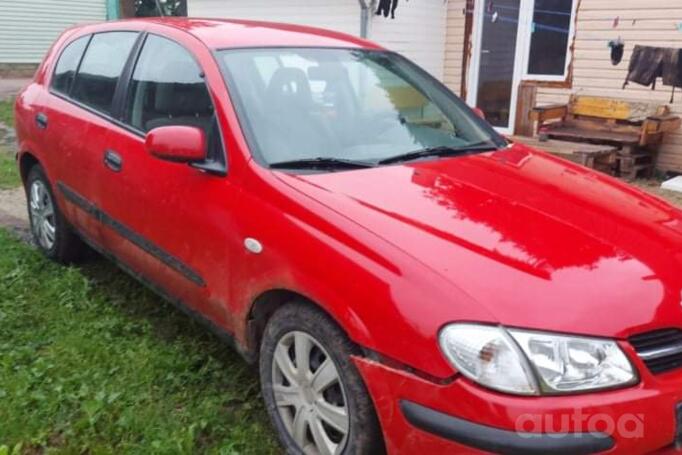 Nissan almera n16 hatchback