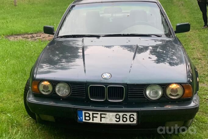 BMW 5 Series E34 Sedan