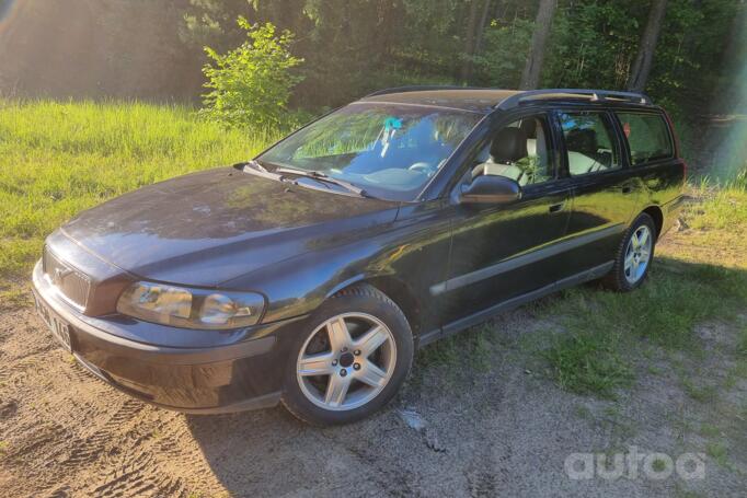 Volvo V70 2 generation wagon