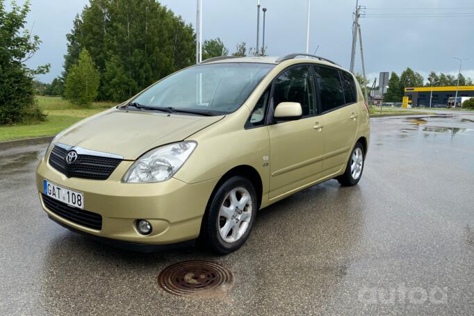 Toyota Corolla Verso 1 generation Minivan