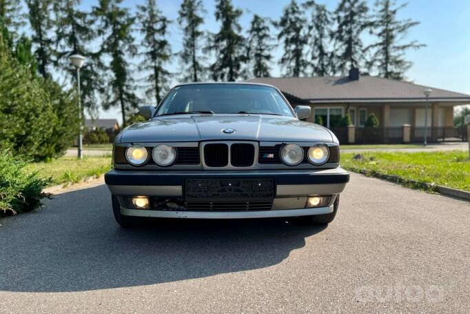 BMW 5 Series E34 Sedan