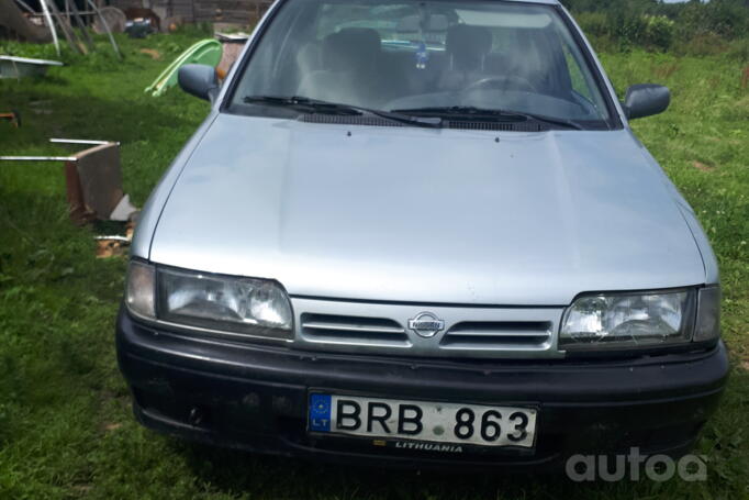 Nissan Primera P10 Sedan