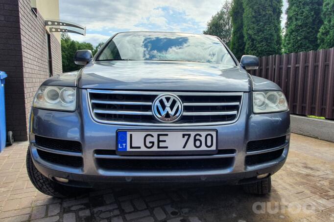 Volkswagen Touareg 1 generation Crossover