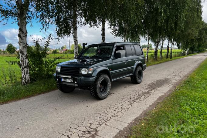 Mitsubishi Pajero 2 generation Semi High Roof Wagon SUV 5-doors