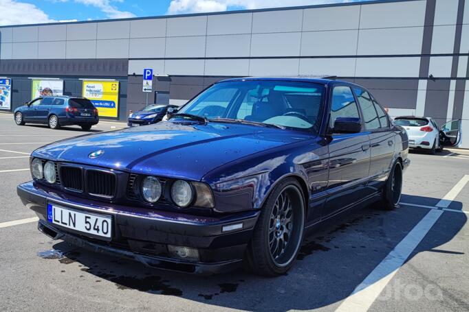 BMW 5 Series E34 Sedan