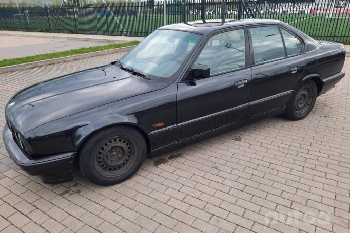 BMW 5 Series E34 Sedan