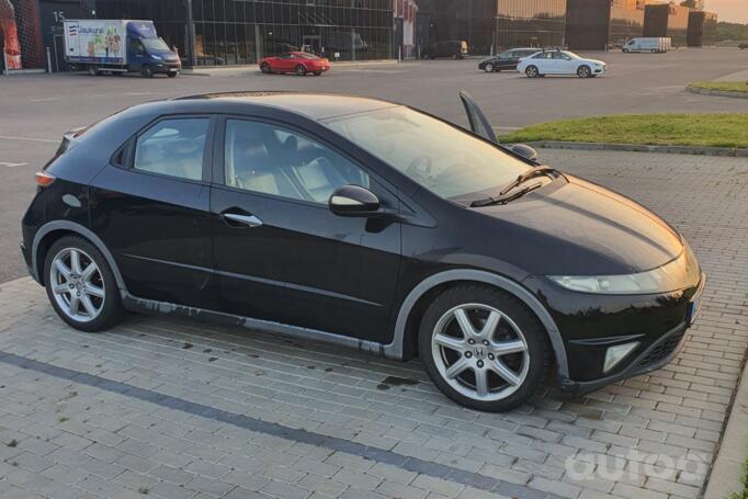 Honda Civic 8 generation Hatchback 5-doors