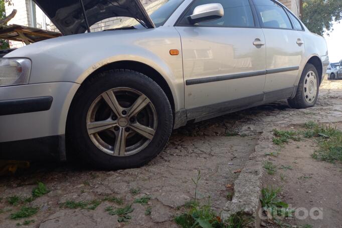 Volkswagen Passat B5 Sedan 4-doors