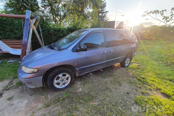 Chrysler Voyager 3 generation Grand minivan 5-doors