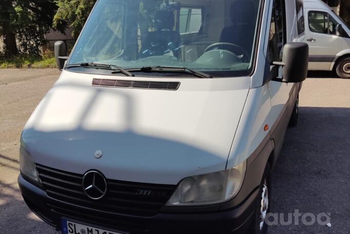 Mercedes-Benz Sprinter First generation