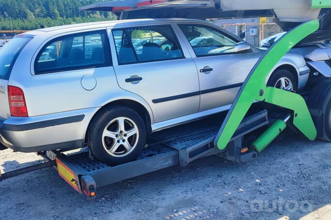 Skoda Octavia 1 generation Combi wagon 5-doors