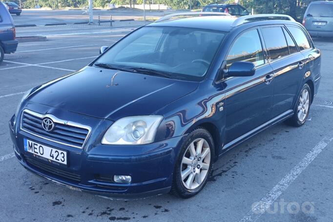 Toyota Avensis 2 generation Liftback