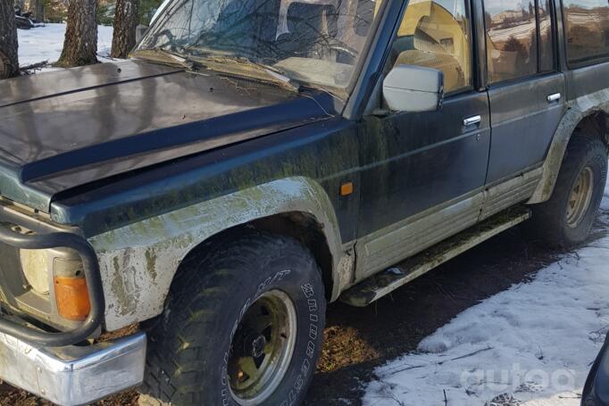 Nissan Patrol Y60 SUV 5-doors