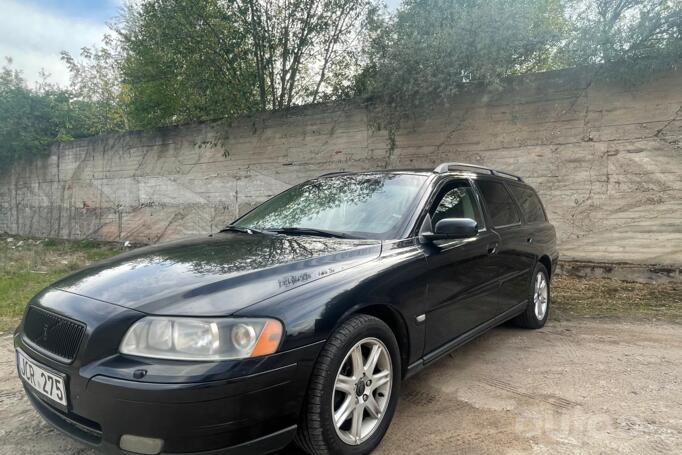 Volvo V70 2 generation wagon