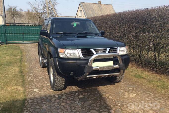 Nissan Patrol Y61 SUV 3-doors