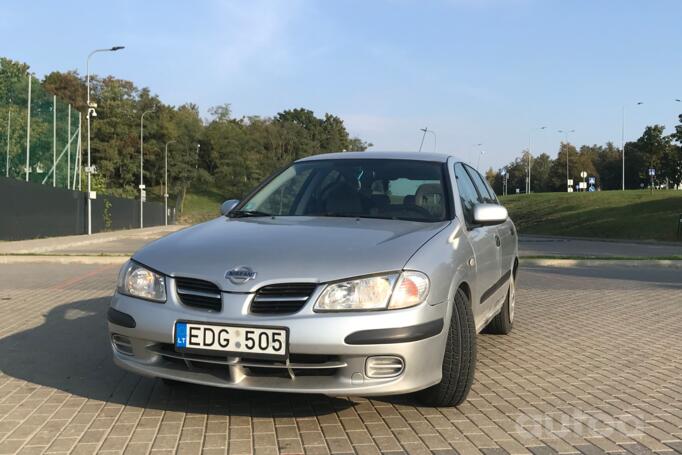 Nissan almera n16 hatchback