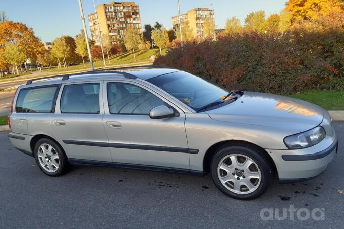 Volvo V70 2 generation wagon