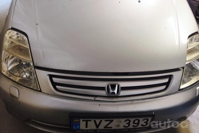 Honda Stream 1 generation Minivan