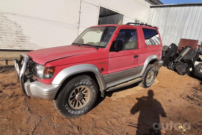 Mitsubishi Pajero 2 generation Metal Top SUV 3-doors