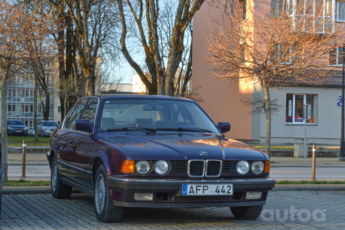 BMW 7 Series E32 Sedan