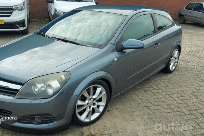 Opel Astra H Hatchback